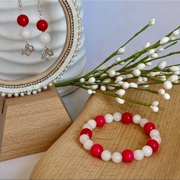 PINK Jade & Milky White Jade Stretch Bracelet - Picture 10 of 10